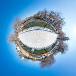 نمای سیاره کوچک روی پل رودخانه مصنوعی پارک ملت